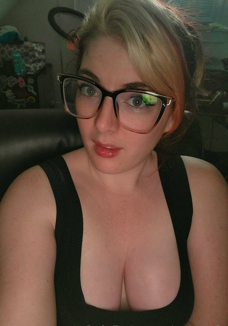 blonde onlyfans nude pic