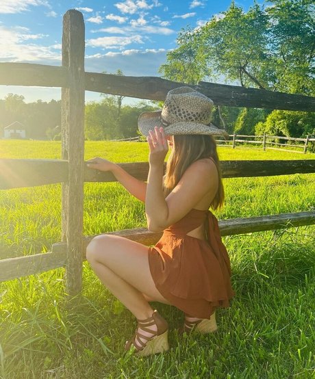 Makayla Mcquoid estrella atractiva galería