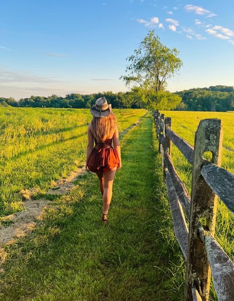 Makayla Mcquoid modelo porno imágenes