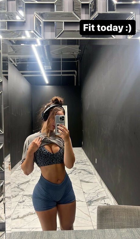 Makayla Mcquoid nus étoiles photo