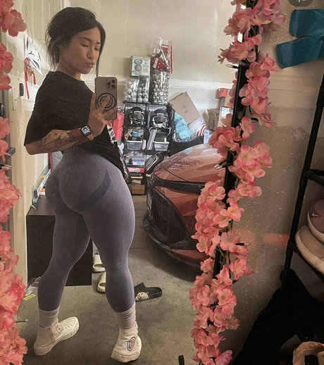 Ohshirleyboo model pic