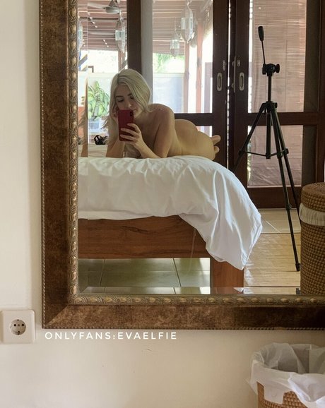 EvaElfie estrella porno hermosa archivo