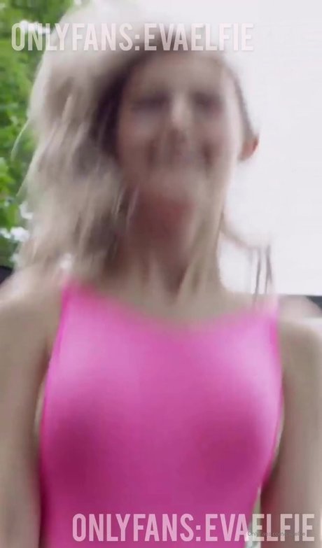 EvaElfie modèle porno img