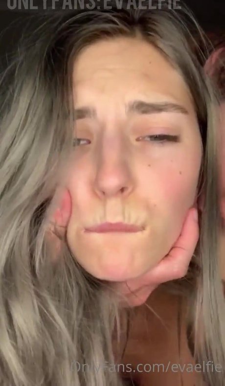 EvaElfie nus étoiles galerie