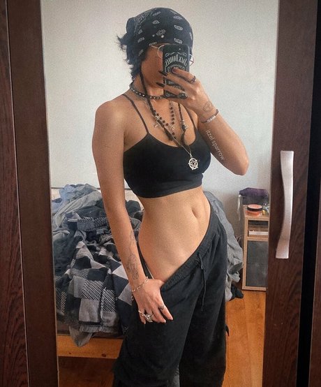 itzel2002free sexy star images