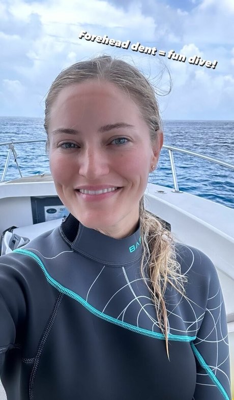 iJustine estrella porno en alta definición foto