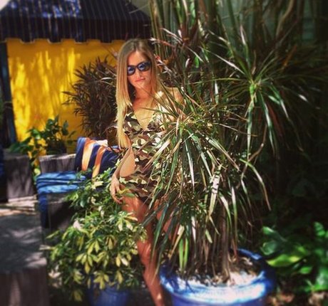 iJustine estrella desnuda foto