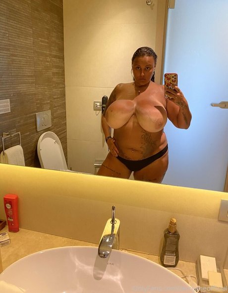 terrijaneofficial actrice érotique des photos