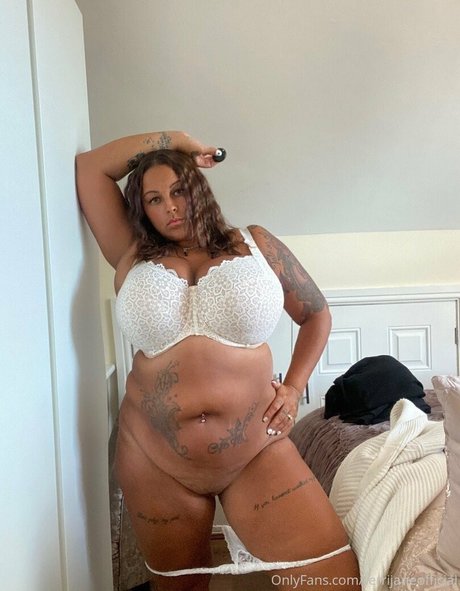 terrijaneofficial star du porno belle des photos