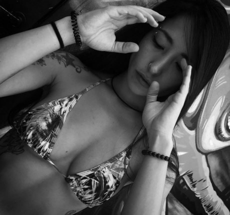 Bia Miyuki sexo estrella porno imagen