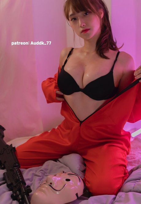 auddk modelo erótico fotos