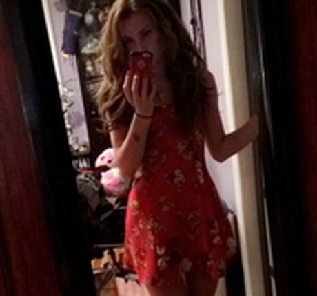 Vkunia buena estrella porno galería