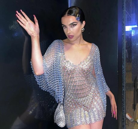 Marta Sango arte estrella porno galerías