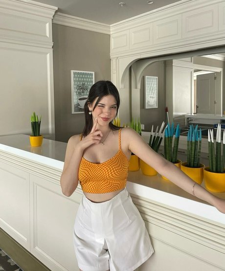 melisayamac actriz erótica imágenes