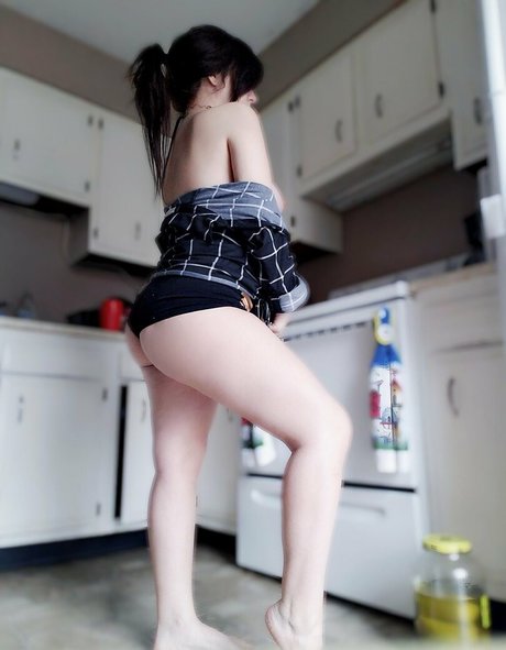 naughty salamander modelo superior fotos