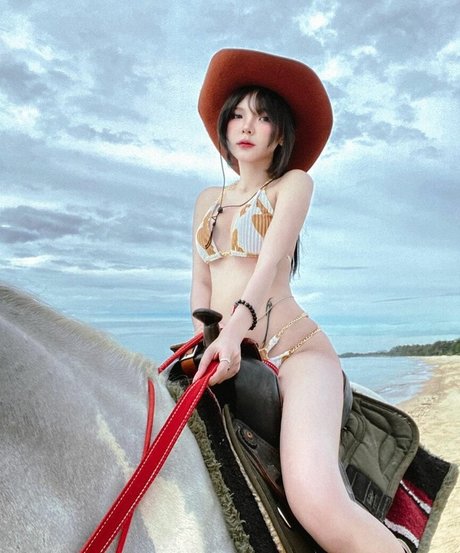 nchr x nudes model pic