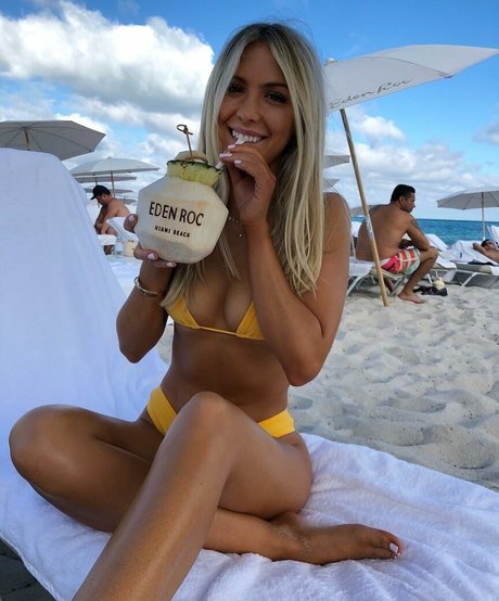 Beatrice Bouchard sexo modelo galerías