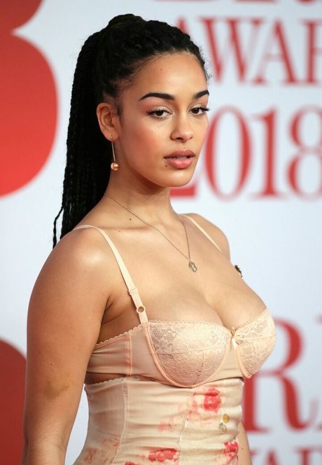 Jorja Smith sexo modelo foto