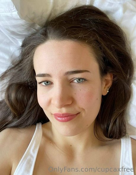 cupcaxfree pretty actress image