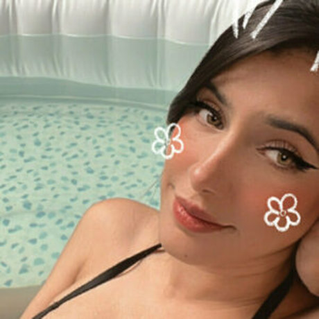 Daniela Azuaje model art photo