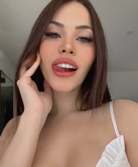 Claudia Alende hermosa estrella porno galerías