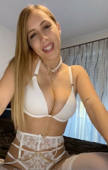 lovelykatexoxo desnudos de estrellas imágenes