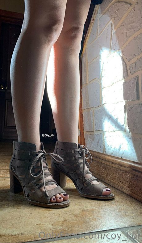 coy koi sexo modelo imagen