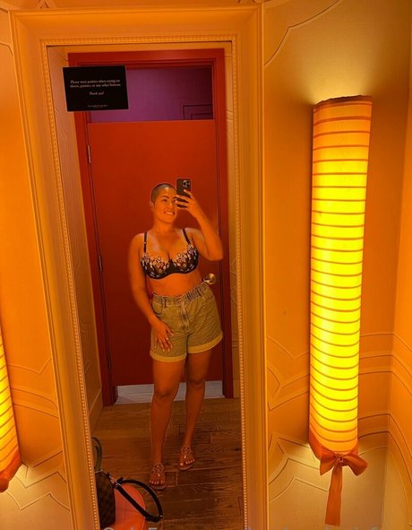 Hayley Alexis estrella porno bonita imágenes