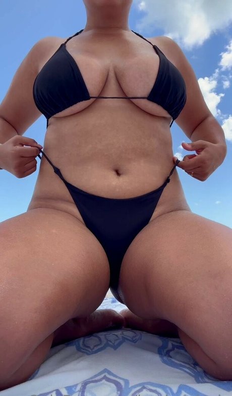 Hayley Alexis modelo atractivo imagen