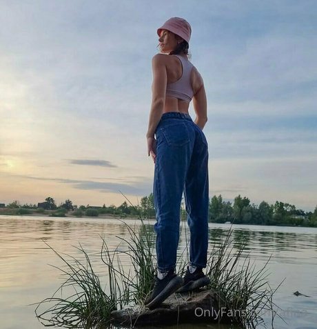 afina_ modelo erótico fotos