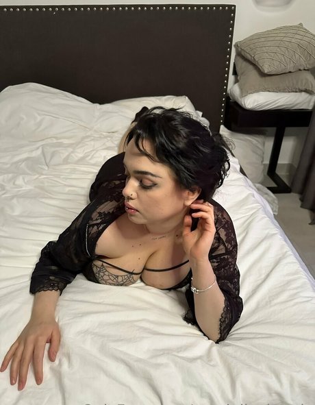 cutejuliavictoria modelo desnudos imágenes