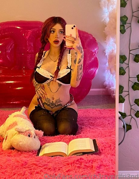 Meepmomentt actrice porno photos