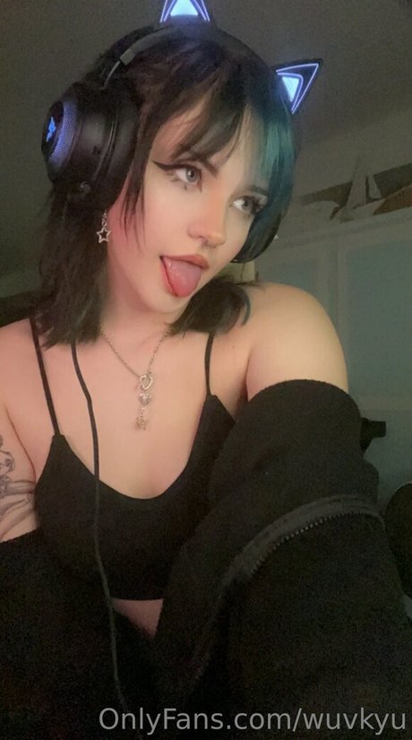 wuvkyu bonita estrella porno archivo