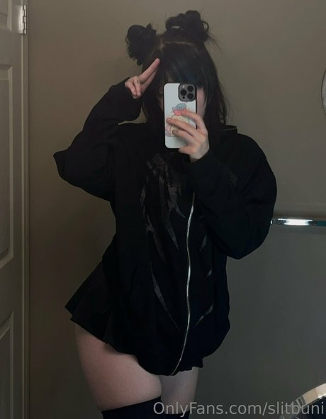 milf mom onlyfans top picture