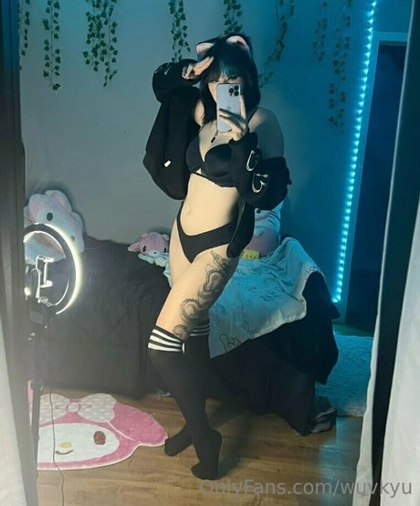 wuvkyu star erotic pictures