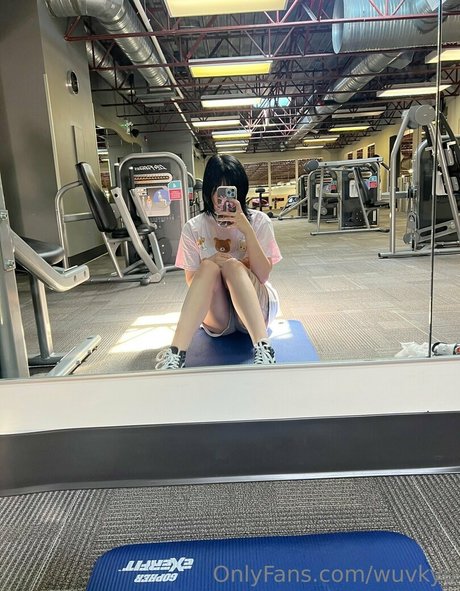 wuvkyu naked star photo