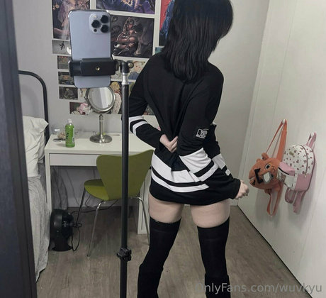 wuvkyu modèle artistique des photos