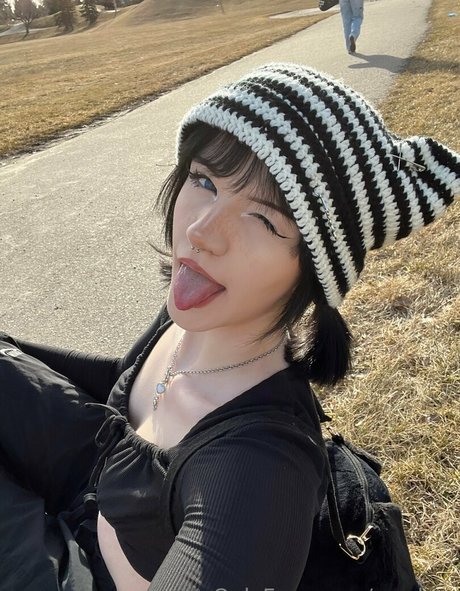 wuvkyu nude actress archive