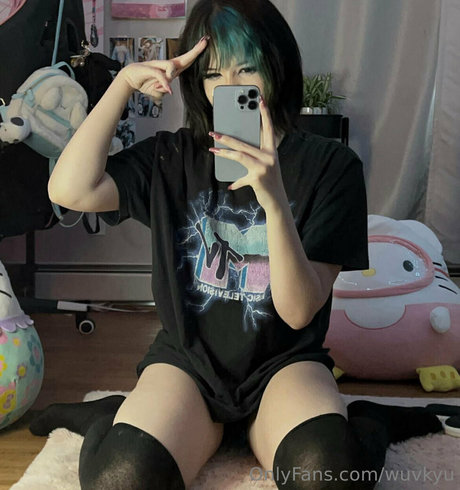 wuvkyu estrella porno imágenes