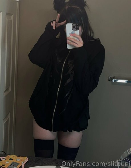 wuvkyu modèle chaud img