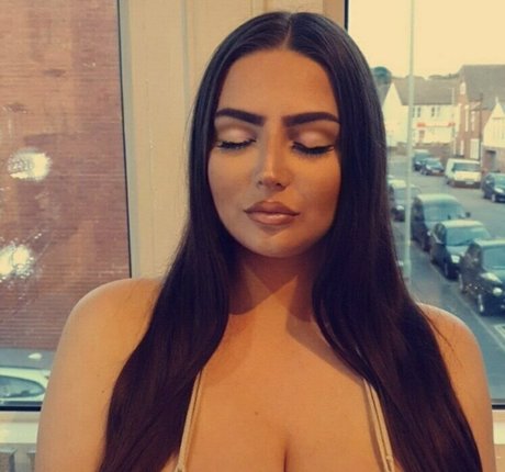 freetittygoddess hd model photos