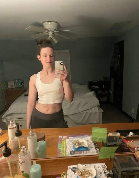 welcometothesmokeshow hot actress img