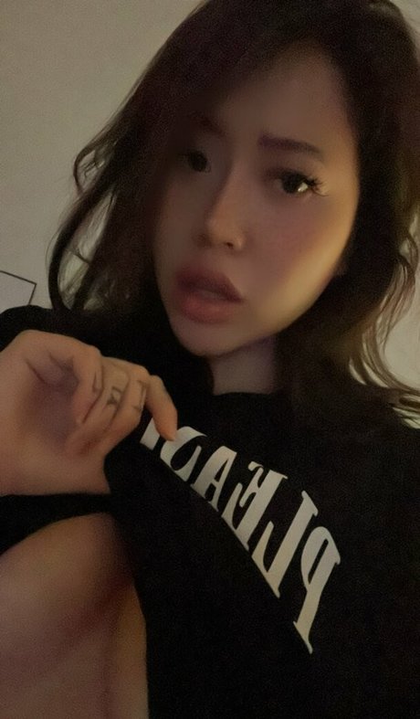 Heidikinnns nude pornstar archive