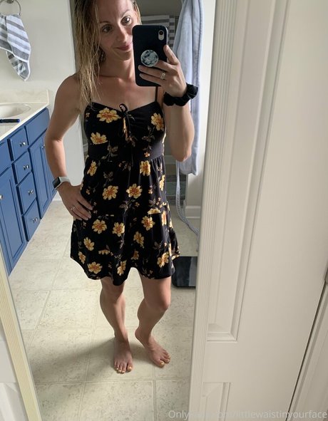 littlewaistinyourface modelo bonita galería