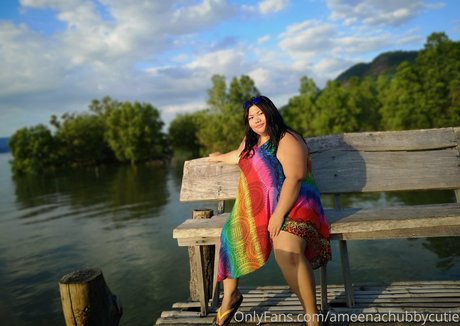 ameenachubbycutie hermosa modelo imágenes