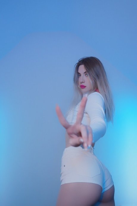 ASMR Onuri nude star pic