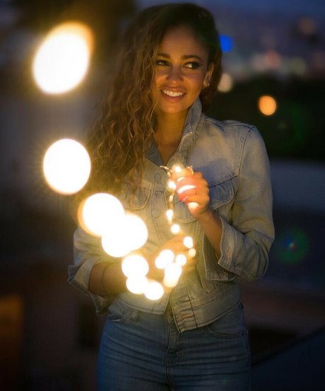 Vanessa Morgan modelo porno recopilación