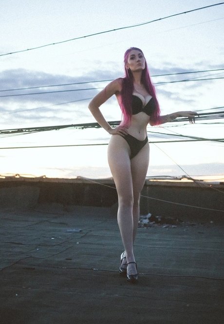 Lyllaangel modelo sexy archivo