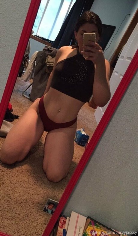 curvyjasssy estrella porno desnuda foto