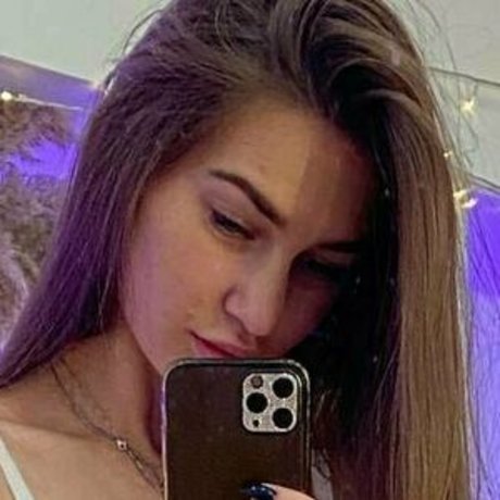 julistone estrella porno desnuda fotos